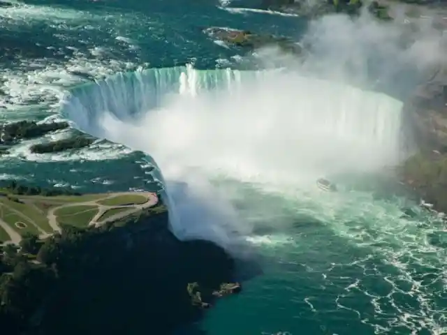 The First Person To Survive A Drop Over Niagara Falls Was A Teacher