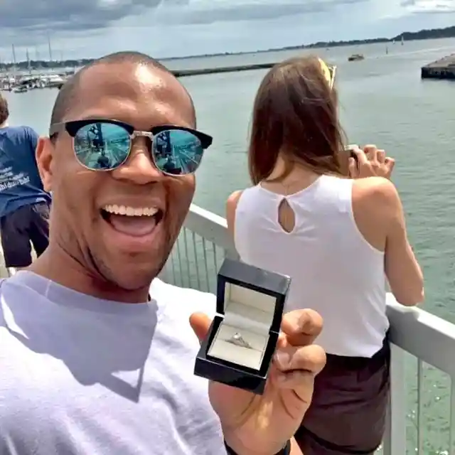 Secret Engagement Man: Prankster Boyfriend Proposes Every Day For A Month And His Girlfriend Never Even Noticed