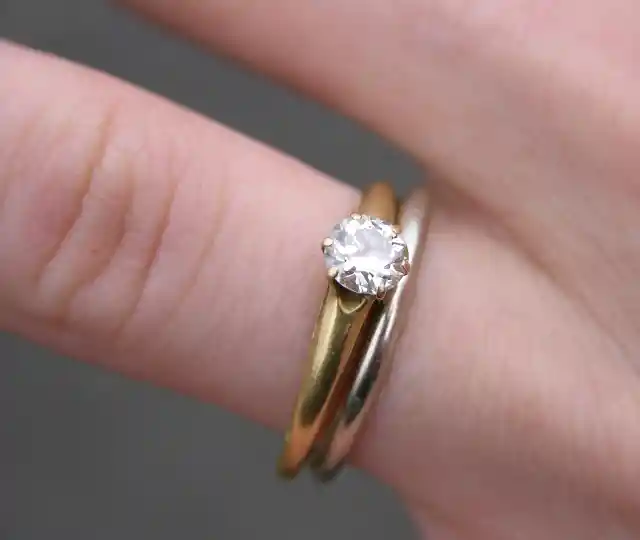 The Story Of A Woman Who Lost Her Wedding Ring And Found It In The Strangest Place