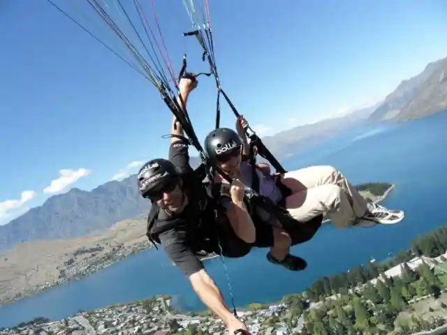 Paragliding – New Zealand