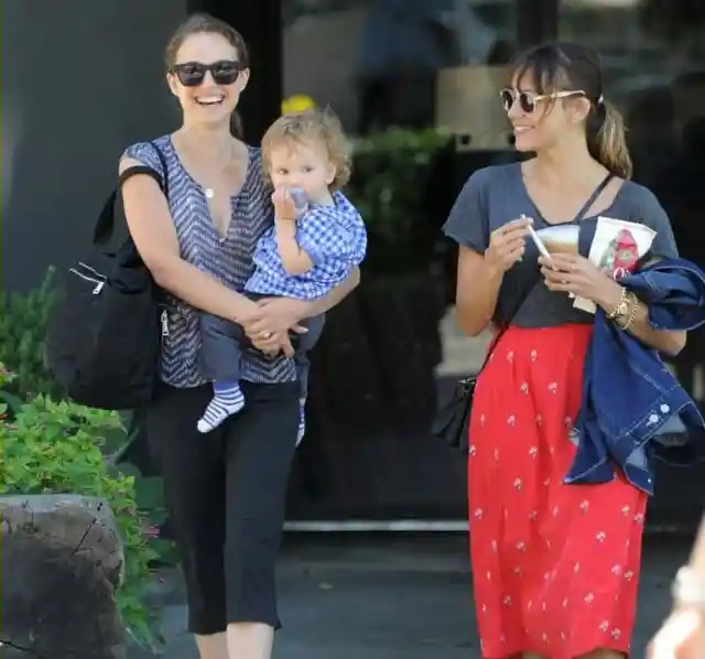 #32. Natalie Portman And Rashida Jones