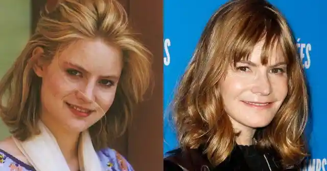 Jennifer Jason Leigh