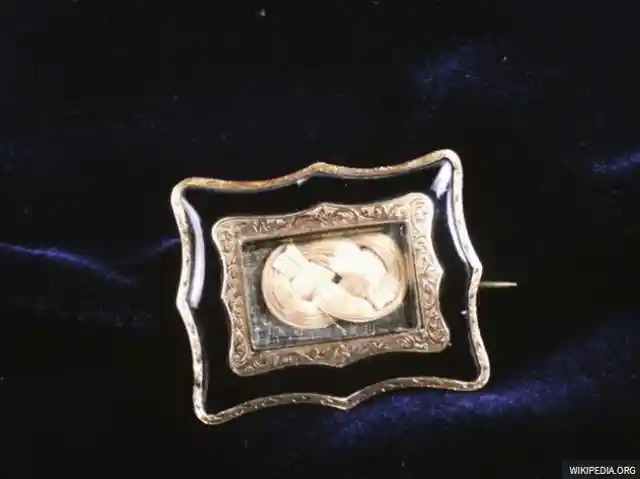 Victorians Made Jewelry Out Of Body Parts