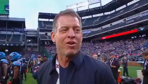 Troy Aikman (Dallas Cowboys) – $50M