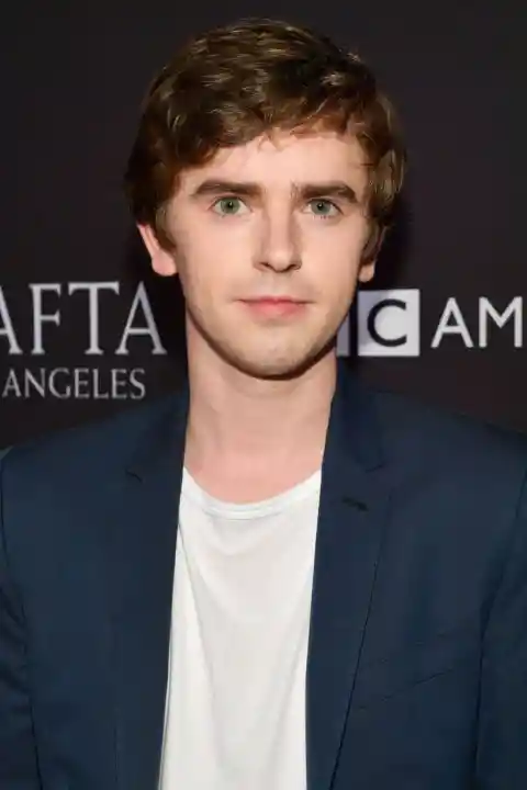 Freddie Highmore: Spanish &amp; Arabic