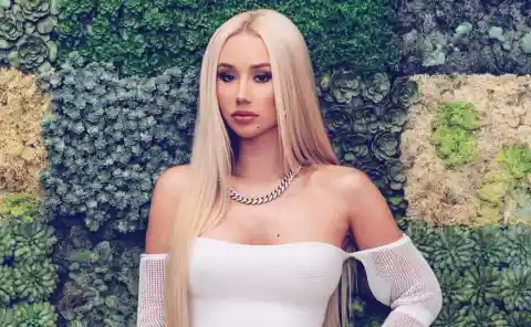 #14. Iggy Azalea Loves For Pets