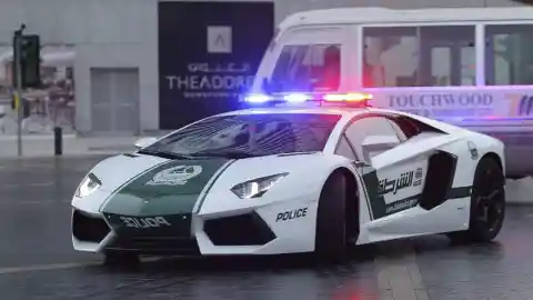 Policías En Lamborghini