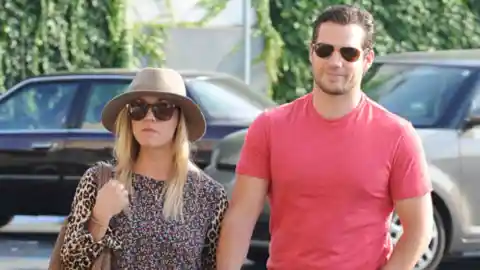 Kaley Cuoco & Henry Cavill