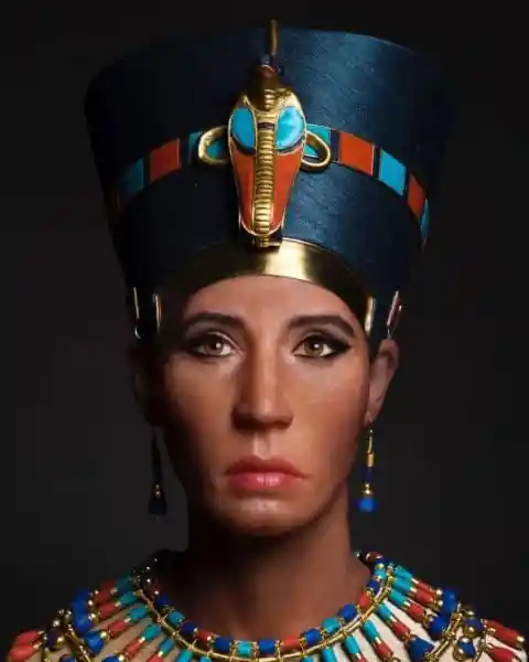 The Reconstruction of Queen Nefertiti