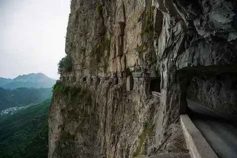 #9. Guoliang Tunnel Road