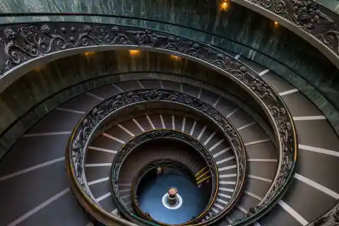 Momo Staircase In Italy