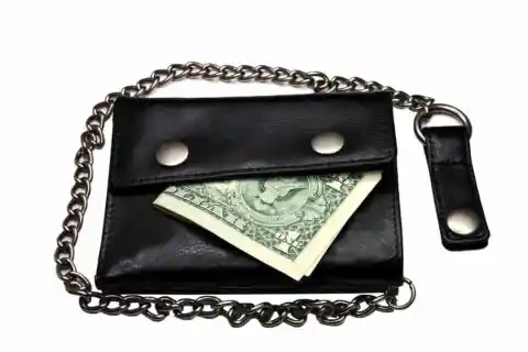 #18. Chain Wallets